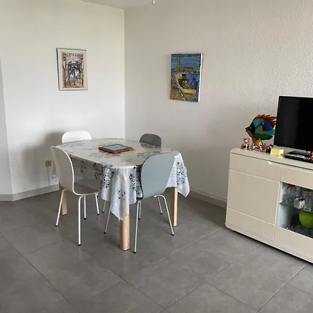Apartment T2 *